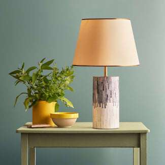 Gwyneth table lamp in natural and grey bone