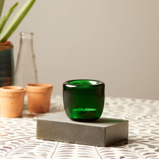 Burly tealight holder in emerald glass