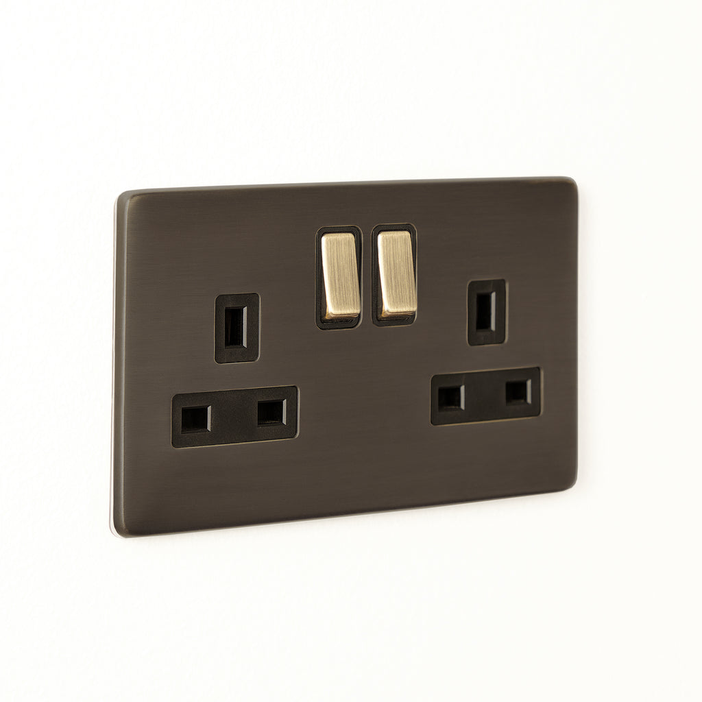 Double Florence plug socket in bronze