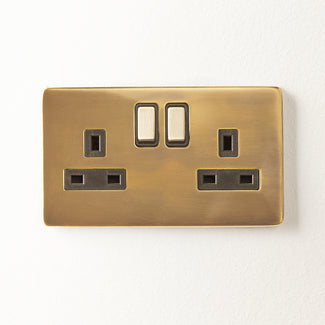 Double Florence plug socket in brass