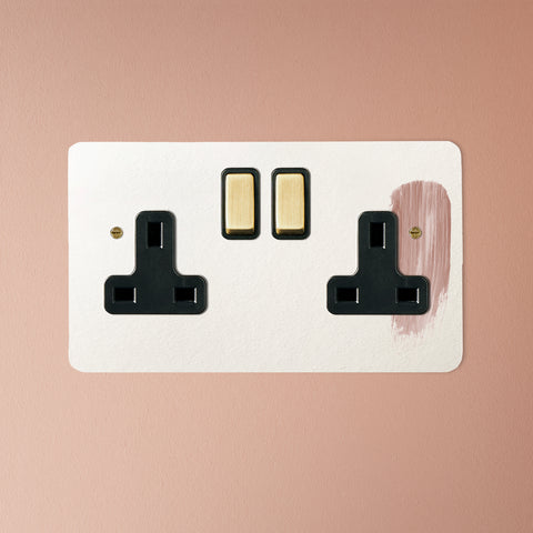 Lucian double socket with black inserts in a paintable finish