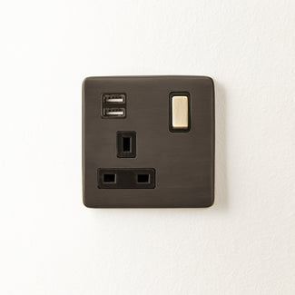 One gang Florence switched SP socket with dual USB outlet in bronze