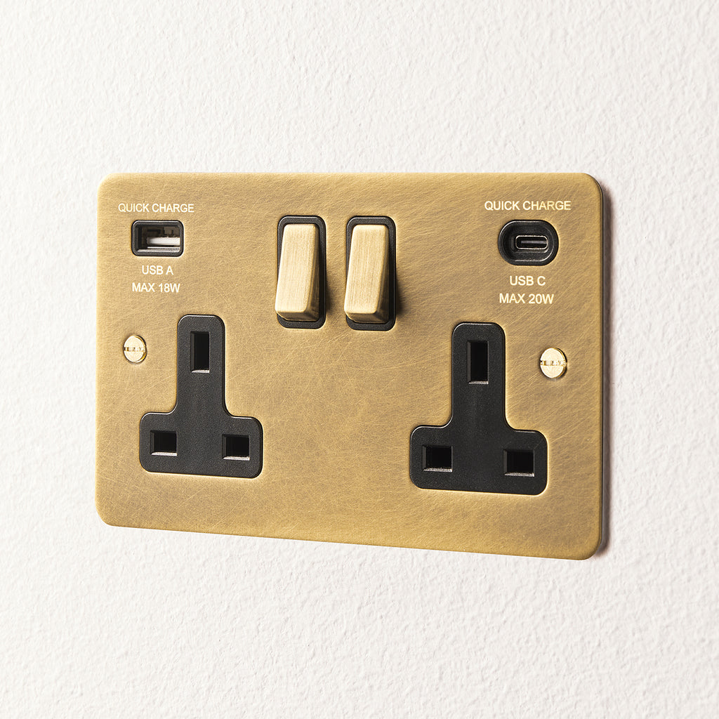 Lucian double socket with USB type A & C with black inserts in aged br