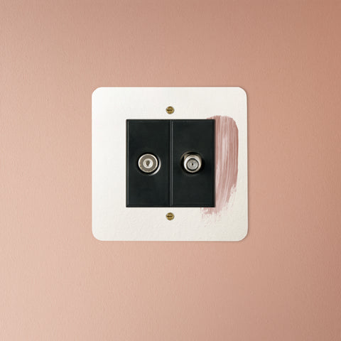 Lucian 1G satellite socket & TV socket in a paintable finish