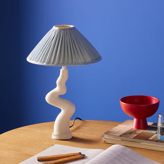 Weiss table lamp in Gesso white