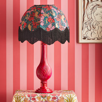 Pat table lamp in cosmo pink