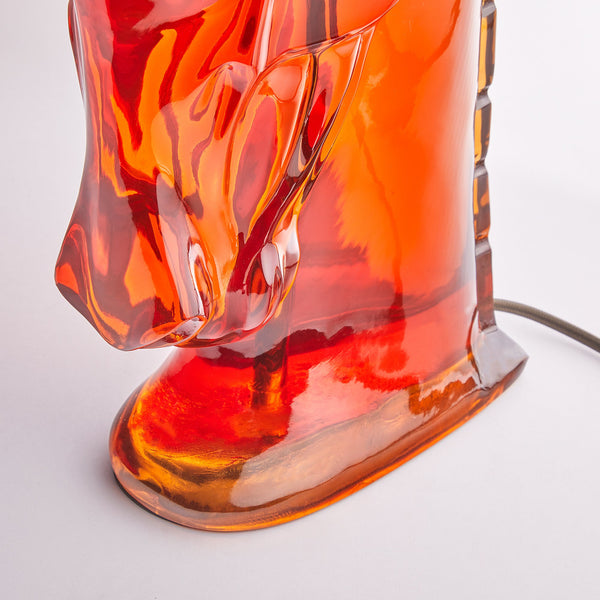 Whinny table lamp in amber resin
