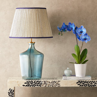 Arnie table lamp in blue glass