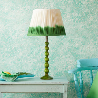 Bayou table lamp in green lacquered wood