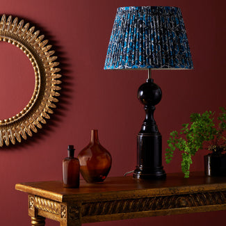Brigadier table lamp in black lacquered wood