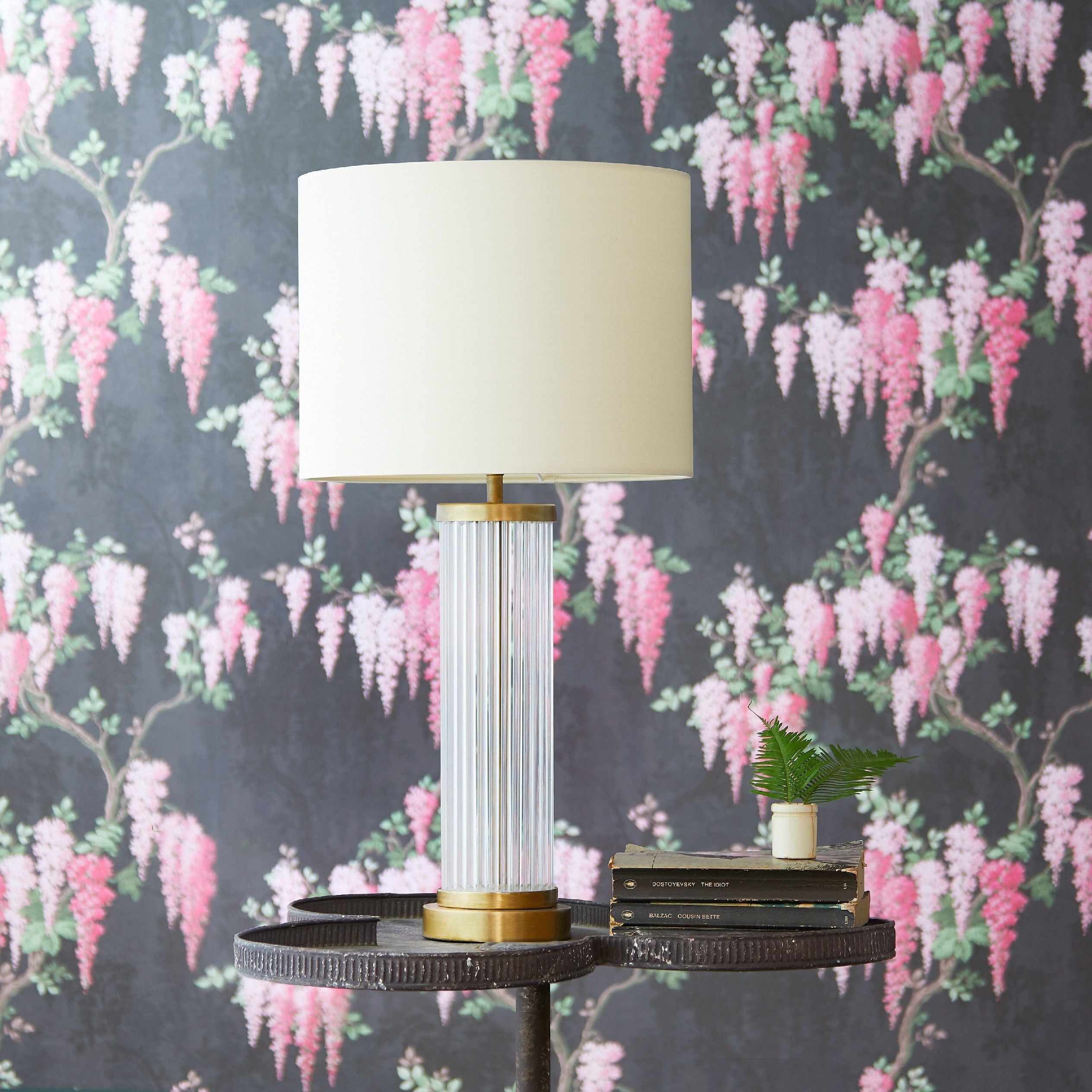 Roddy table lamp in brass with glass rods