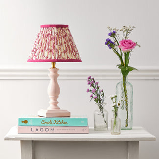 Wilma table lamp in pale pink