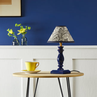 Wilma table lamp in navy blue