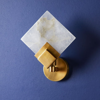Gatsby wall sconce in brass with alabaster square